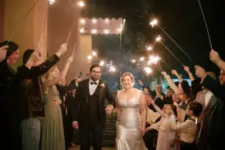 Couple getting married in St. Louis, Missouri