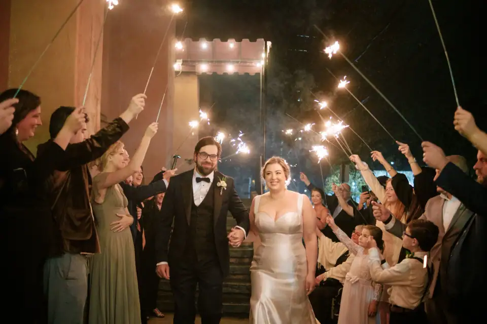 Couple getting married in Clarksville, Tennessee