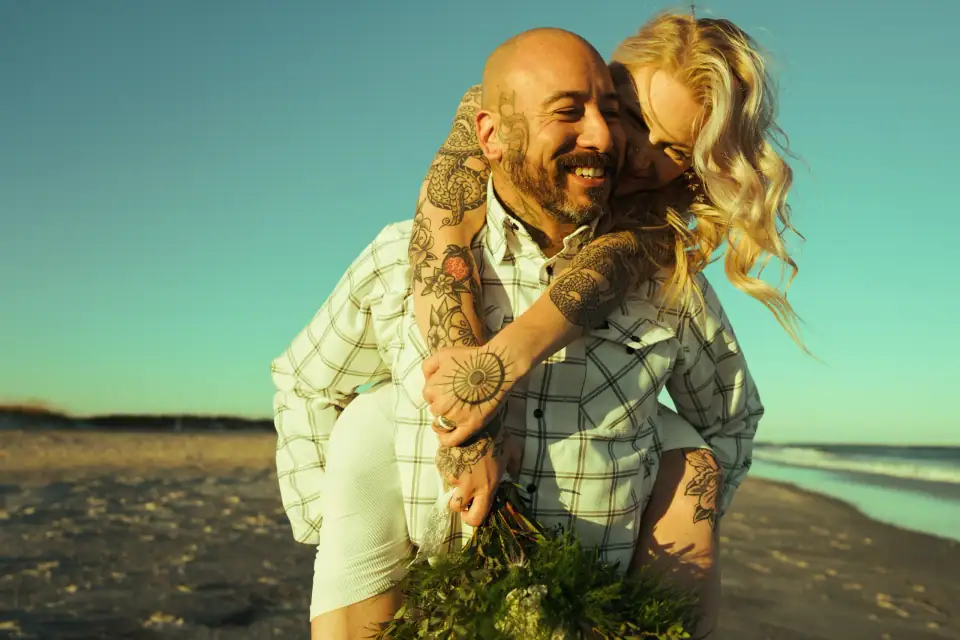 Couple getting married in Des Moines, Iowa