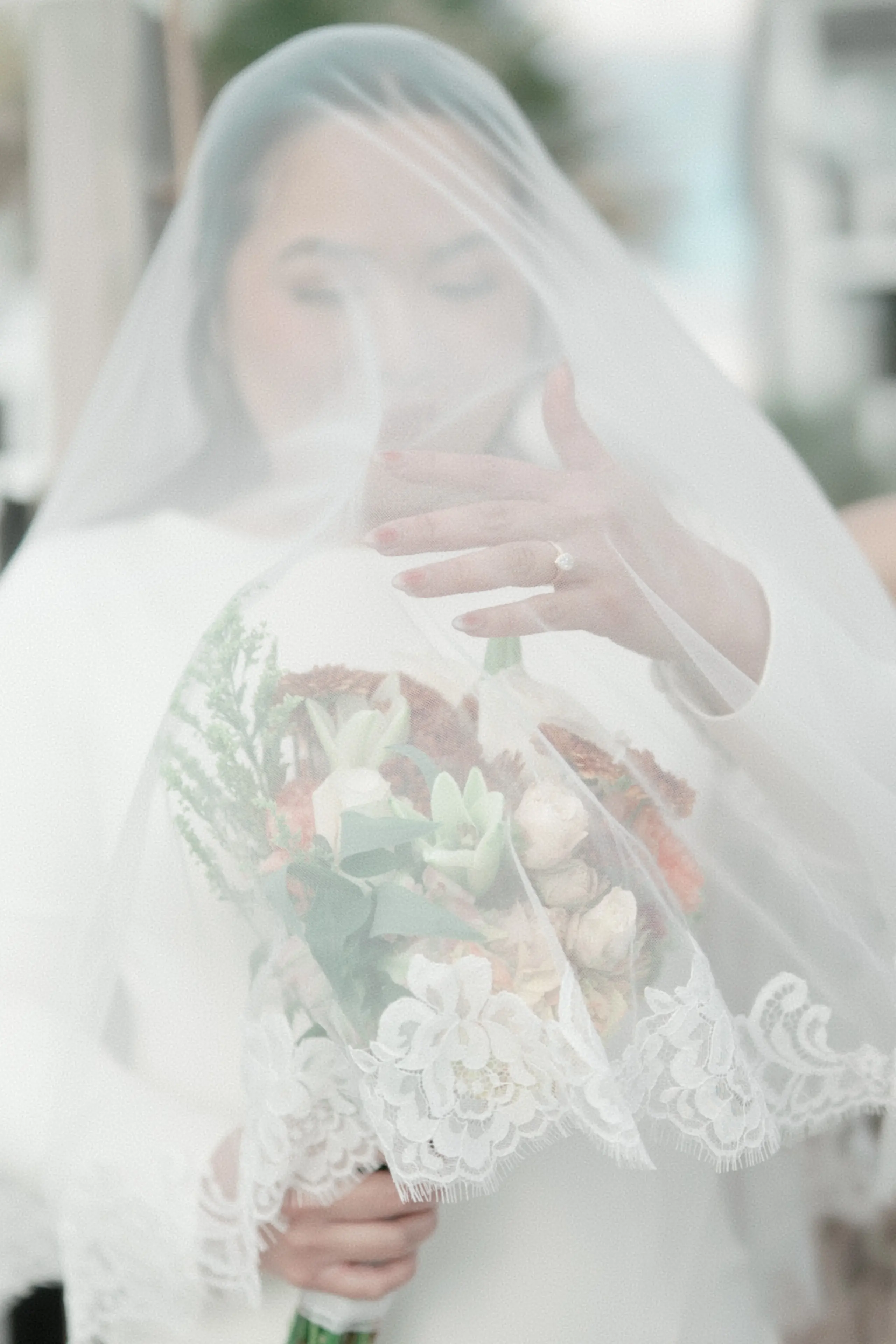 photographer captures couples getting married in raleigh| North Carolina wedding photographer